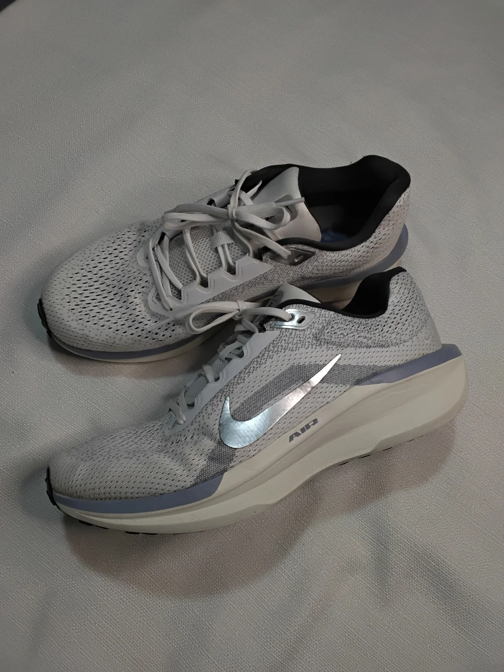 Nike Winflo 11 Men's Lightweight Running Sneakers in Gray and White Sz 11.